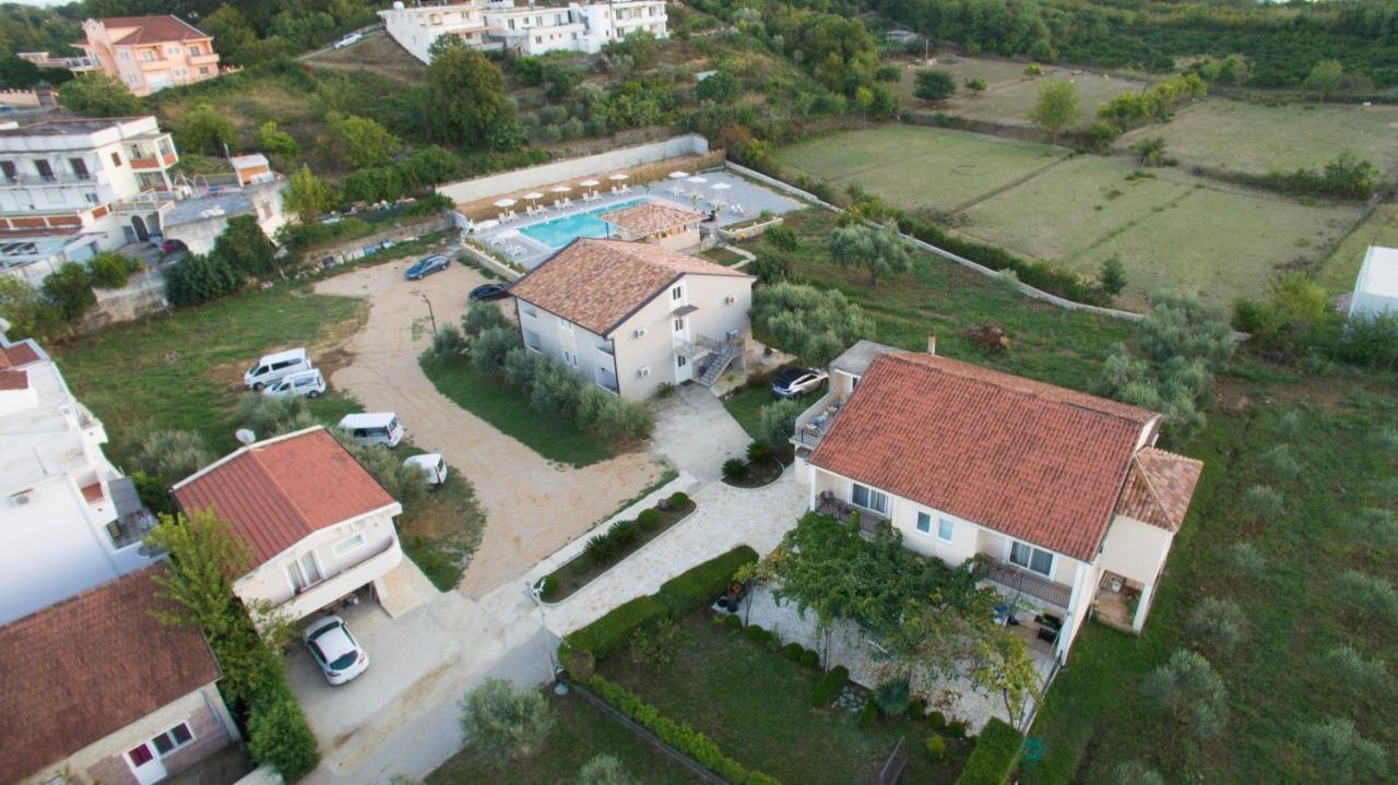 La Hacienda Hotel Ulcinj Buitenkant foto