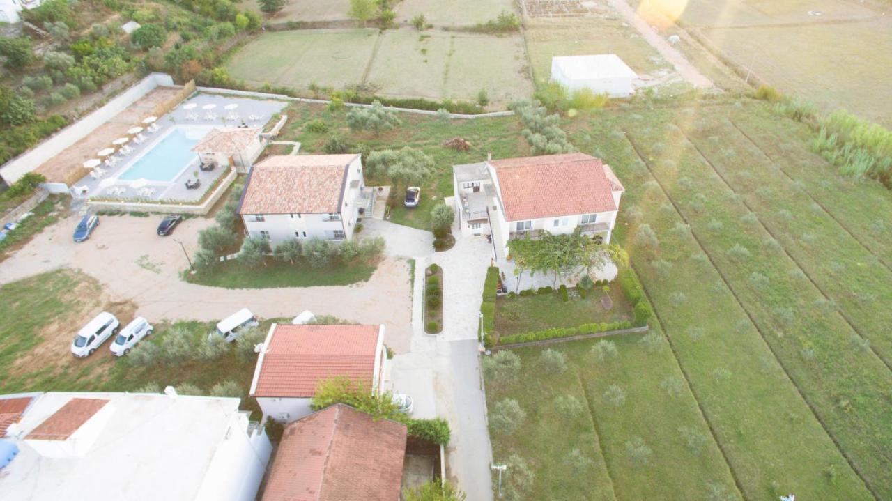 La Hacienda Hotel Ulcinj Buitenkant foto