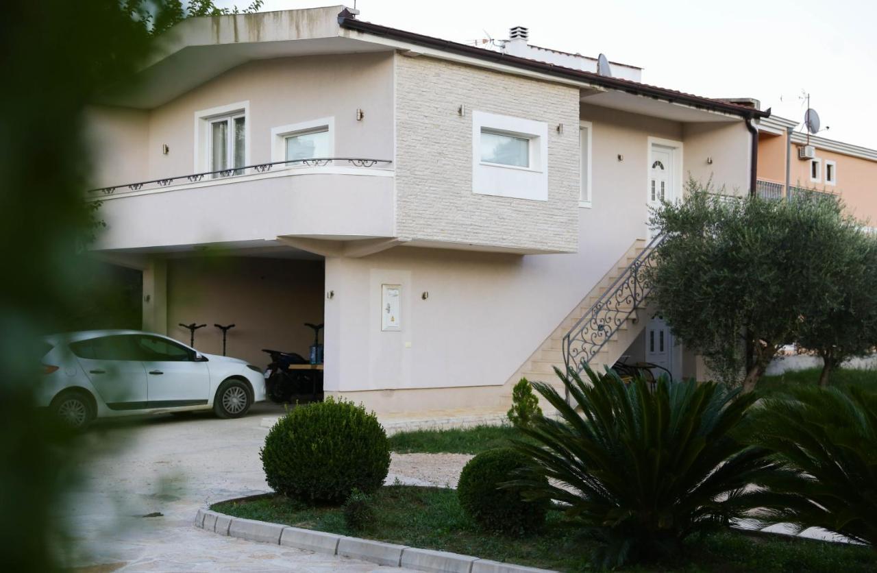 La Hacienda Hotel Ulcinj Buitenkant foto