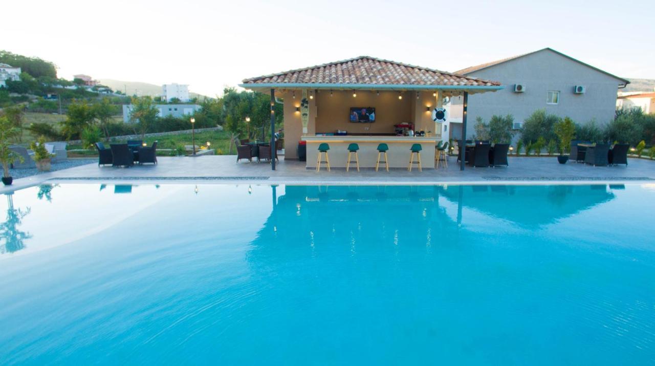 La Hacienda Hotel Ulcinj Buitenkant foto