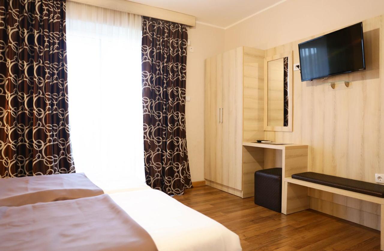 La Hacienda Hotel Ulcinj Buitenkant foto